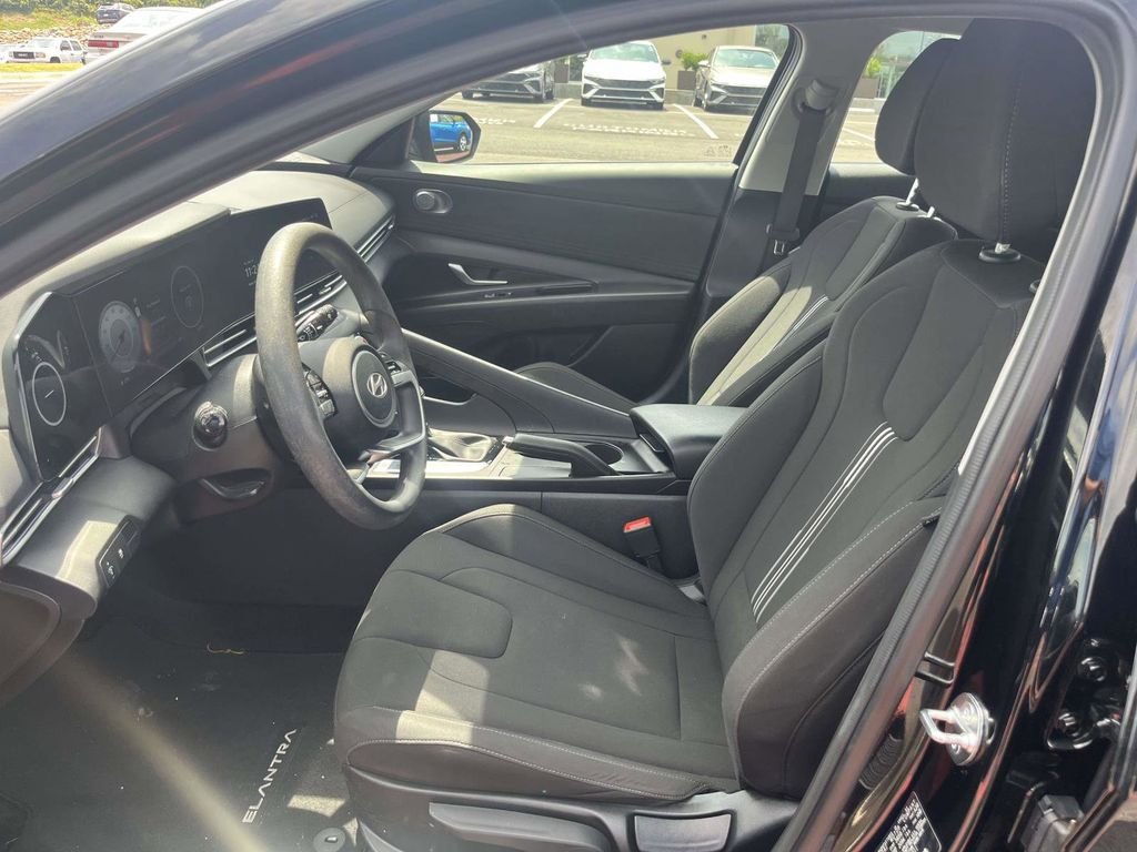 Used 2024 Black Hyundai SEL image 13