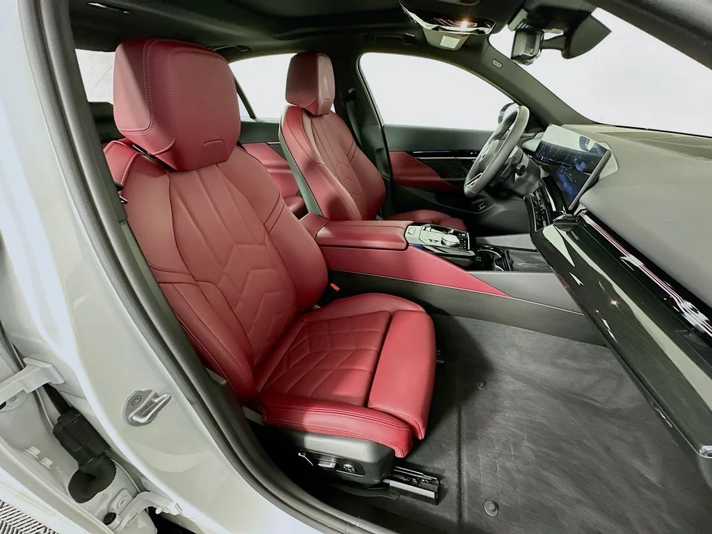 2025 BMW 5 Series 530i - Photo 29