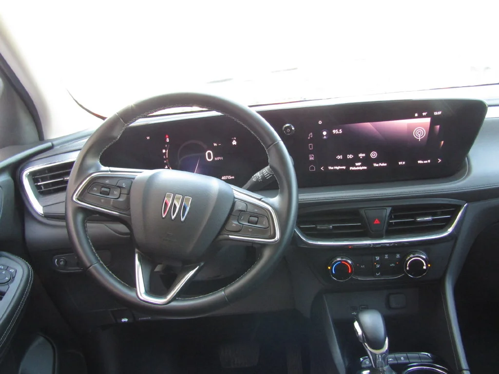 Used 2025 White Buick Preferred image 5