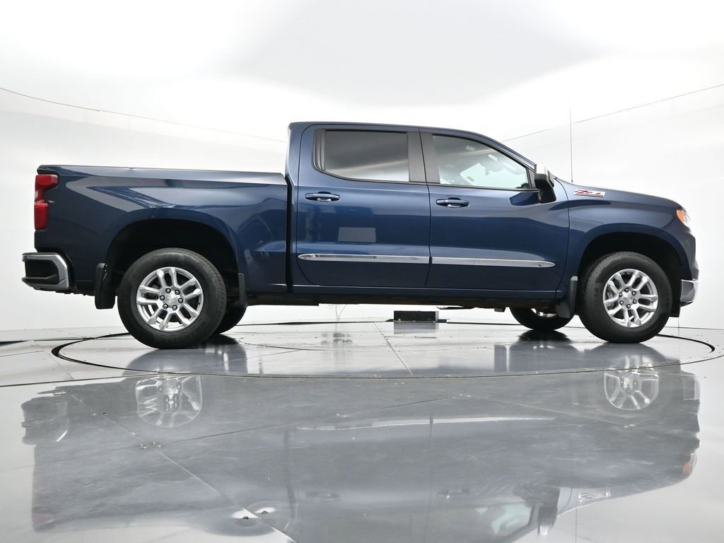Used 2022 Northsky Blue Metallic Chevrolet LT image 26