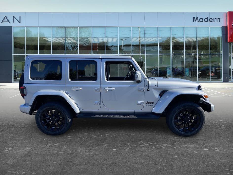 Used 2022 Silver Zynith Clearcoat Jeep Unlimited High Altitude image 4