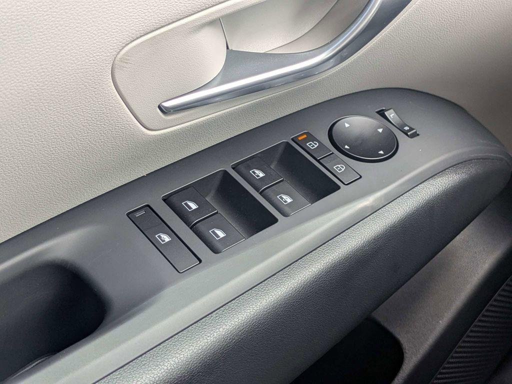 New 2026 Silver Hyundai SEL Premium FWD image 25