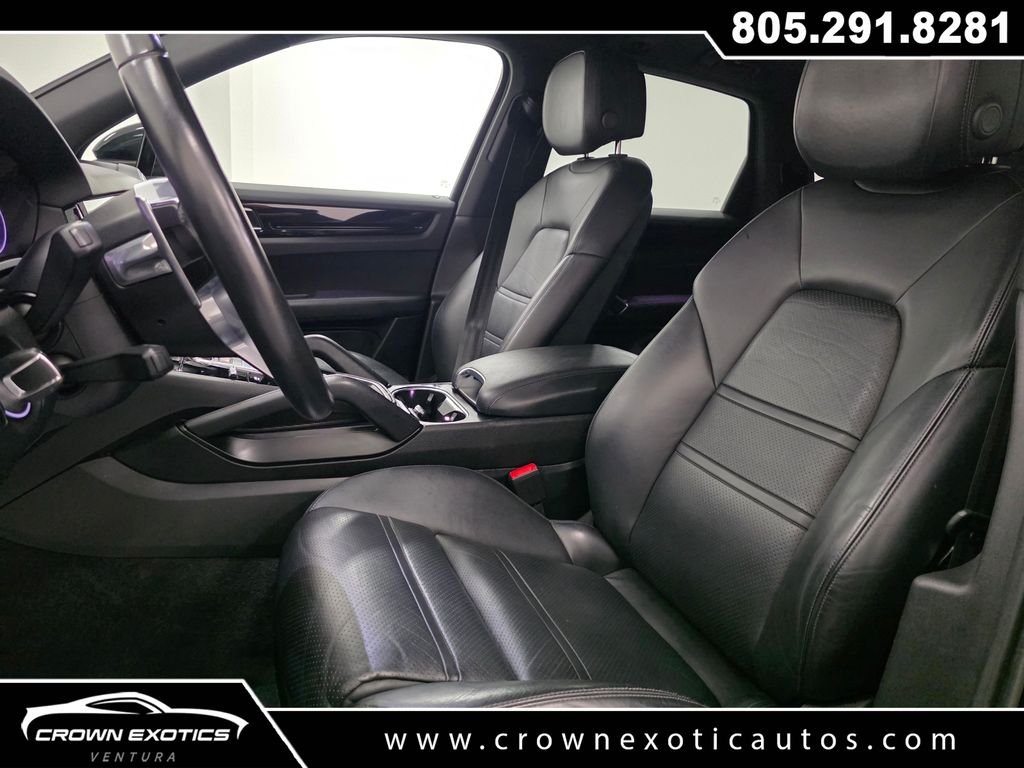 Used 2022  Porsche Base image 21