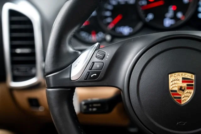 Used 2014  Porsche Diesel Platinum Edition image 22
