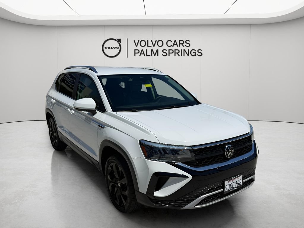 2024 Volkswagen Taos 1.5T SE's photo