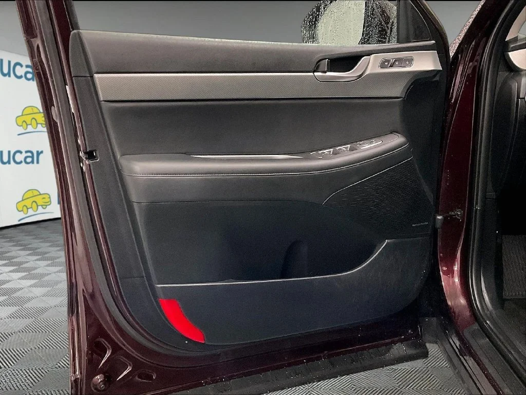 Used 2023 Sierra Burgundy Hyundai SEL image 9