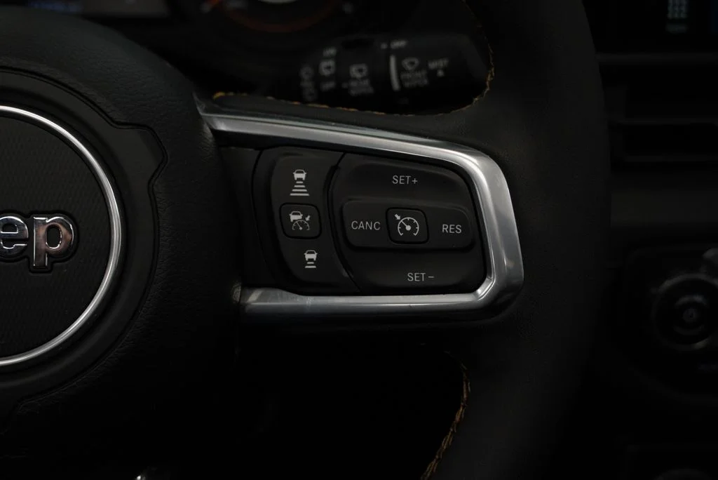 Used 2024 White Jeep Sahara image 35