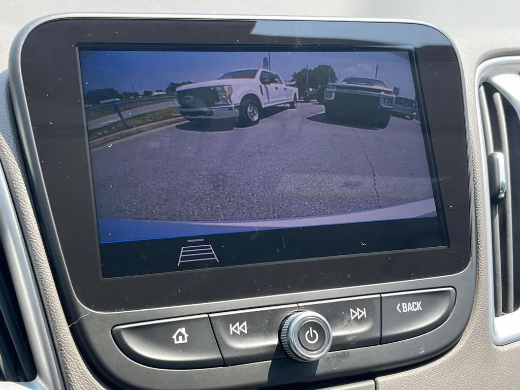 Used 2020 White Chevrolet LS image 23