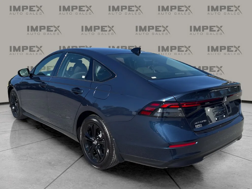 Used 2025 Blue Honda SE image 3