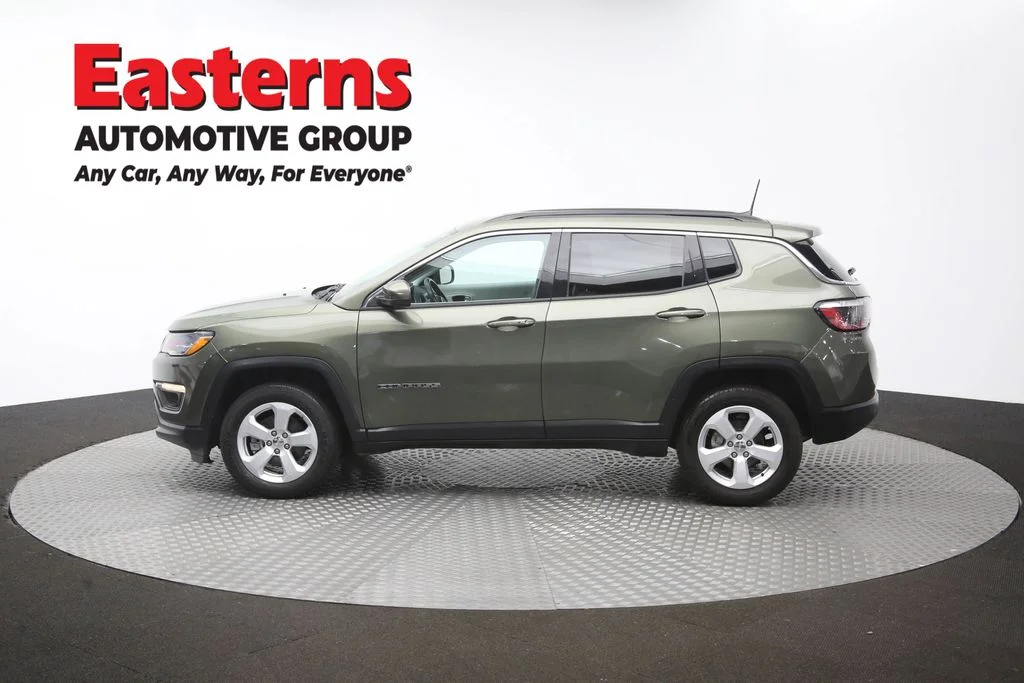Used 2021 Green Jeep Latitude image 61