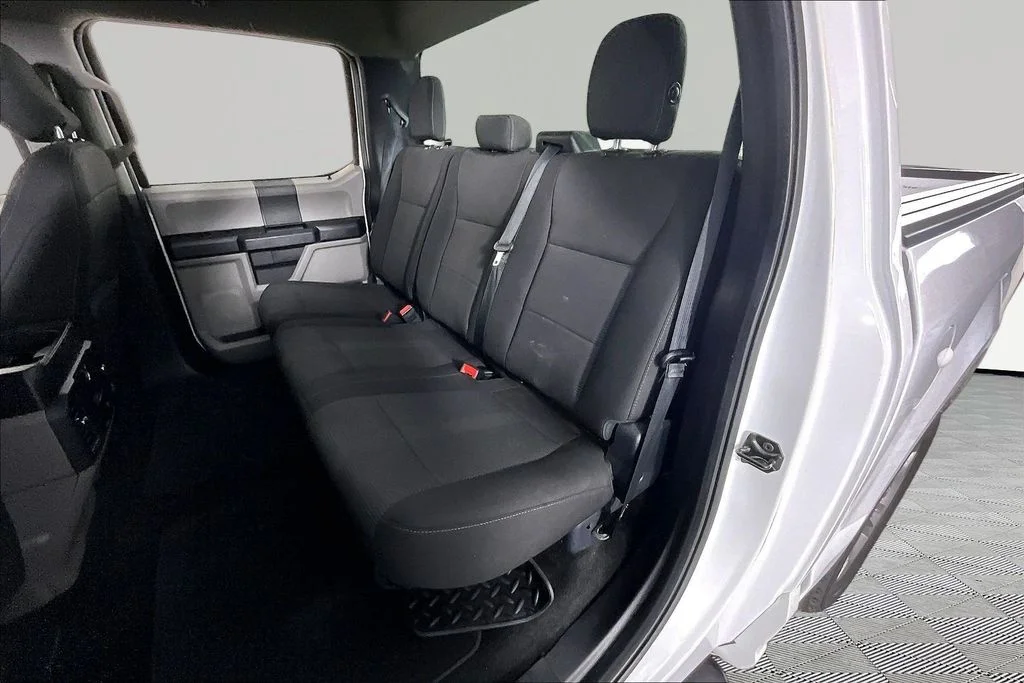Used 2018 White Ford XL image 21
