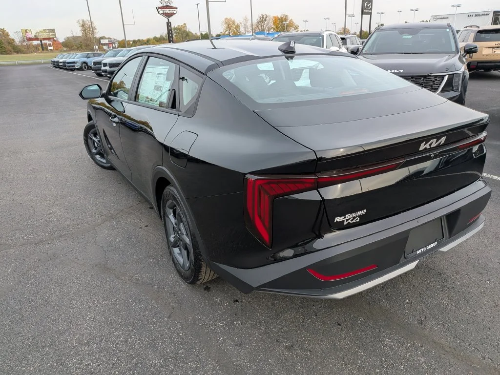New 2027 Aurora Black Kia LXS image 32