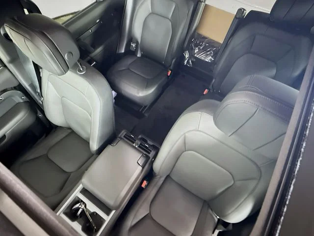 New 2026 Santorini Black Land Rover V8 image 14