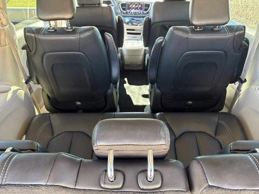 Used 2024 Black Chrysler Select image 15