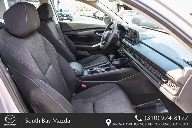 Used 2023  Honda EX image 16