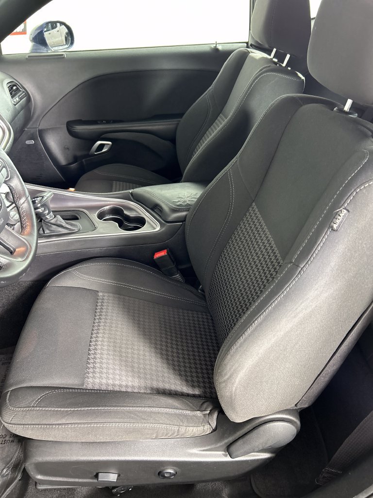 Used 2016 Blue Dodge SXT image 12