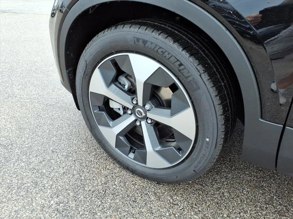 New 2026 Onyx Black Volvo Core image 9