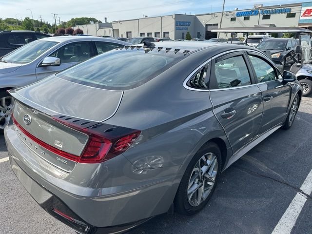 Used 2023 Gray Hyundai SEL image 5