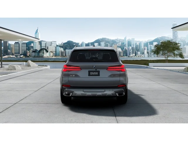 New 2026 Skyscraper Grey Metallic BMW xDrive50e image 5