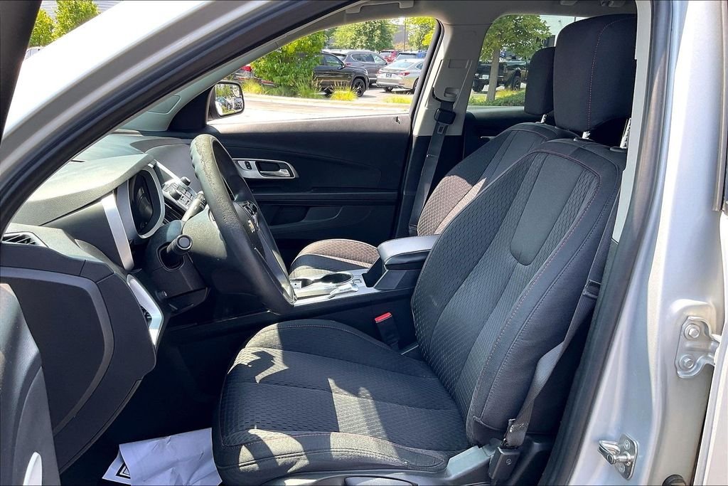 Used 2014 Silver Chevrolet LS image 28