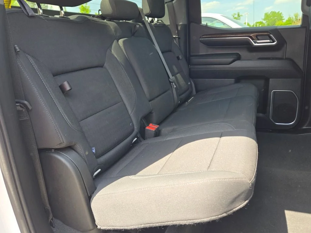 Used 2024 White GMC Elevation image 10