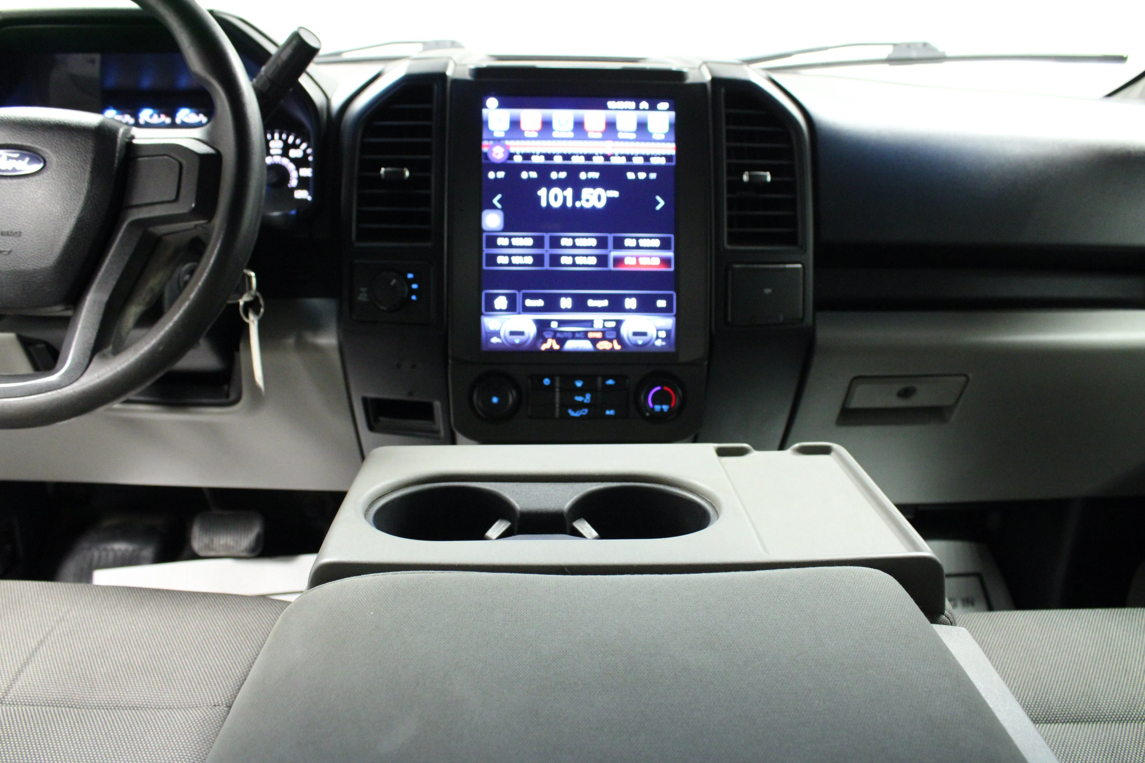 Used 2018 Ingot Silver Metallic Ford XL image 18