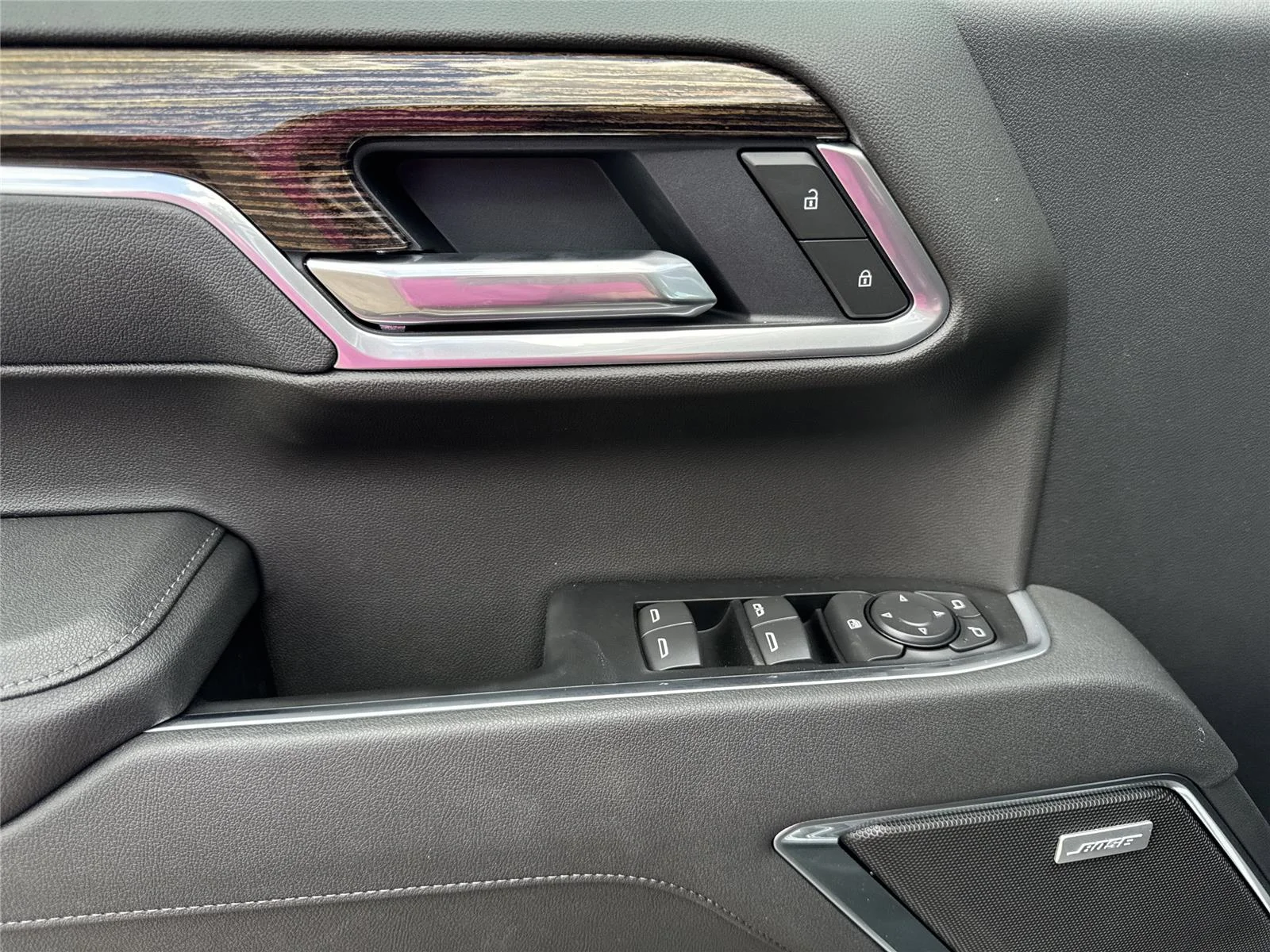 New 2026 Sterling Metallic GMC Elevation image 31