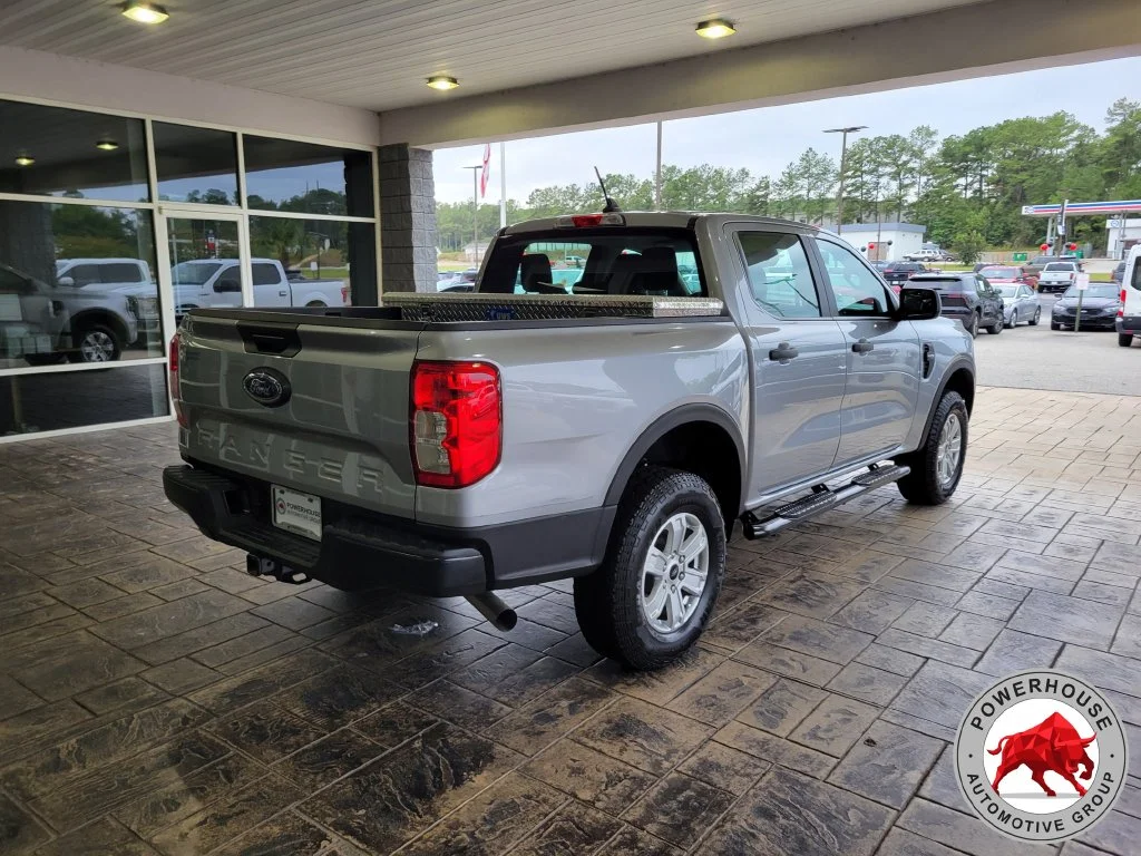 Used 2024 Silver Ford XL image 5