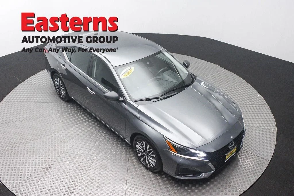 Used 2025 Gray Nissan 2.5 SV image 3