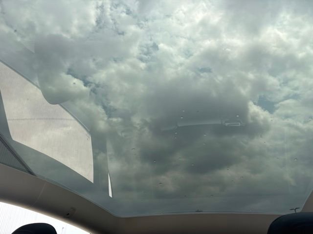 Used 2023 White Tesla Long Range image 3