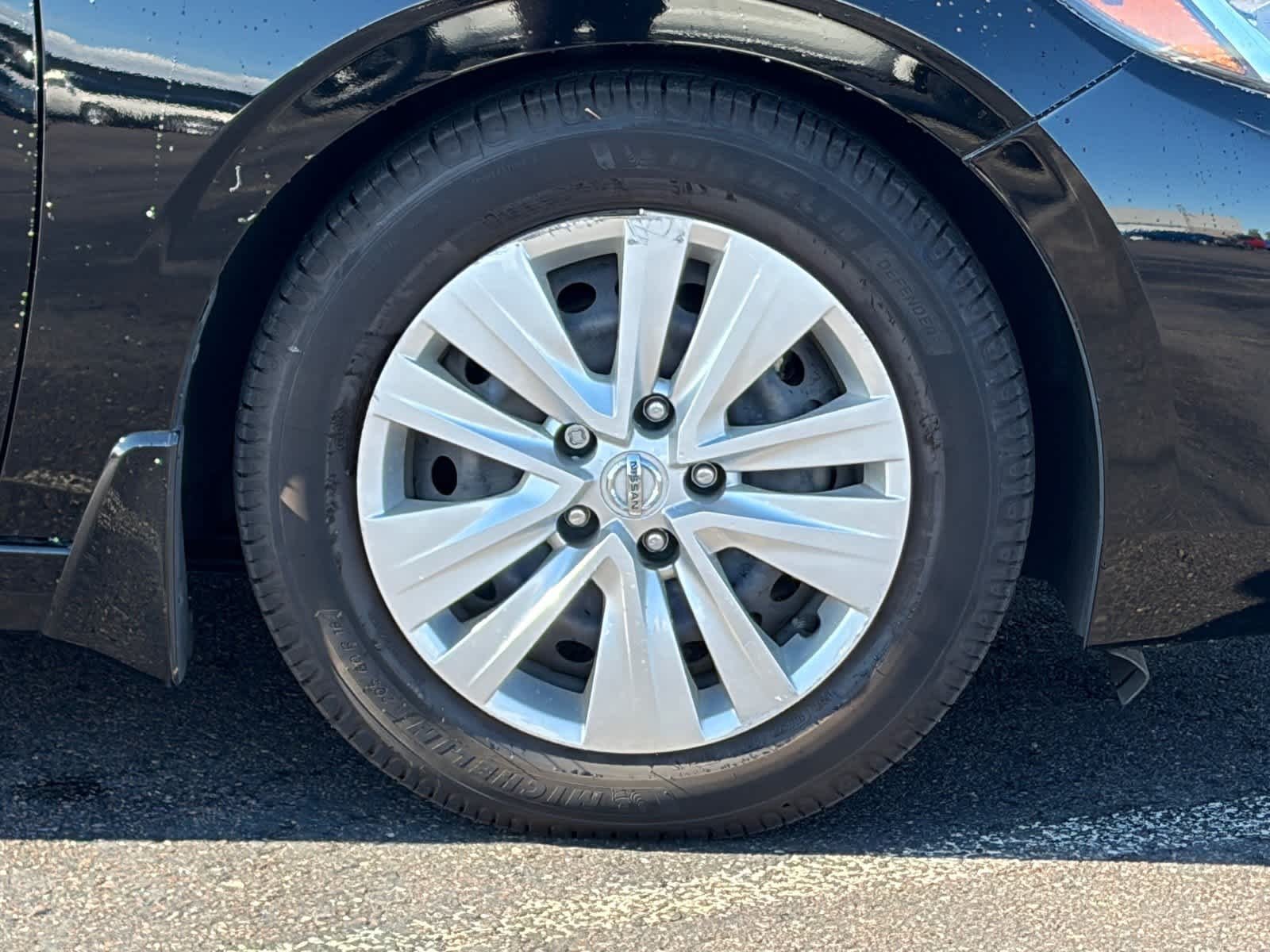 Certified Used 2023 Super Black Nissan S image 9