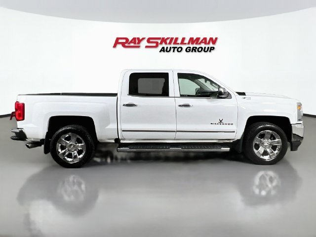 Used 2018 SUMMIT WHITE Chevrolet LTZ image 8