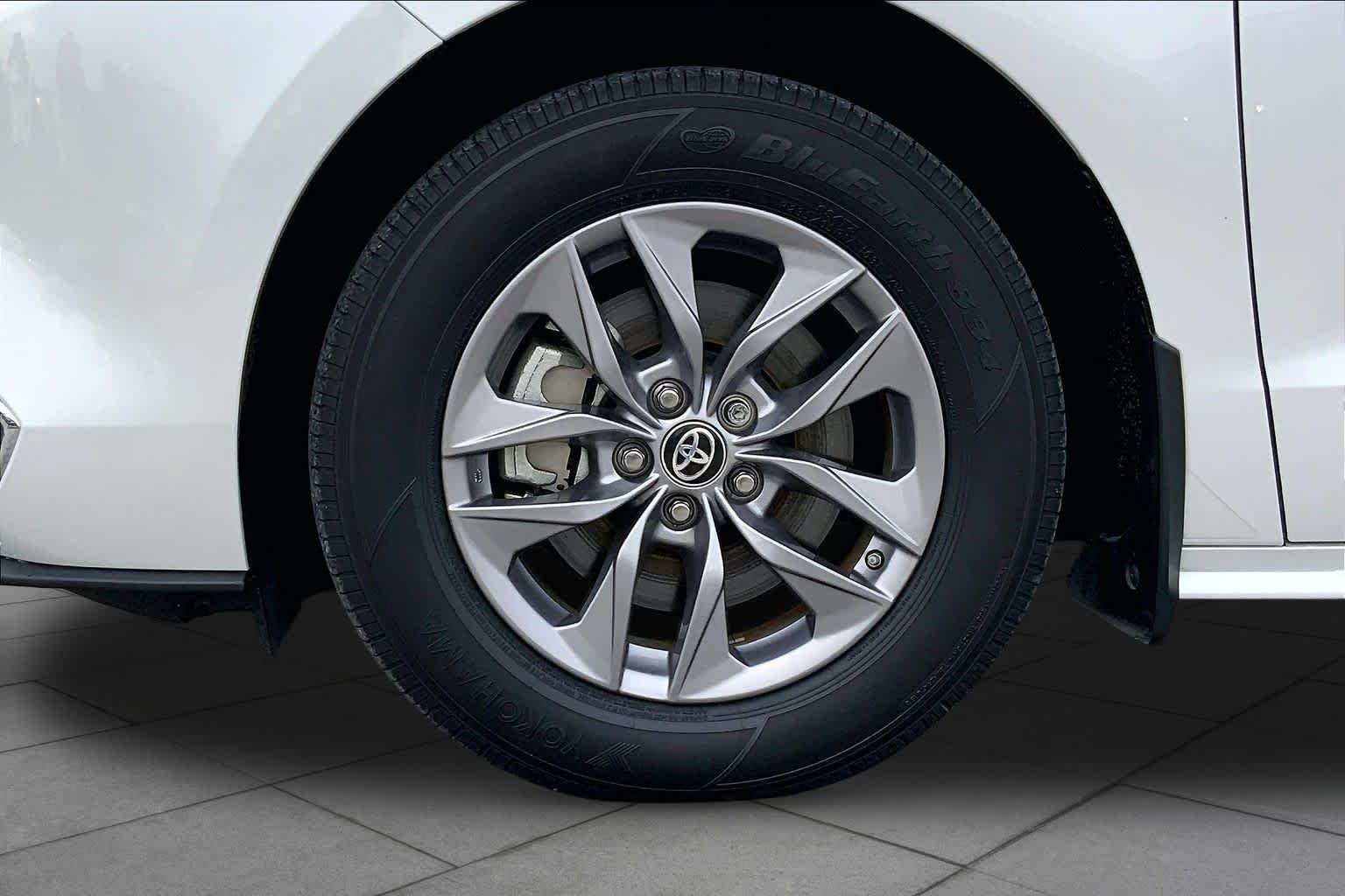 Used 2024 Wind Chill Pearl Toyota XLE image 11