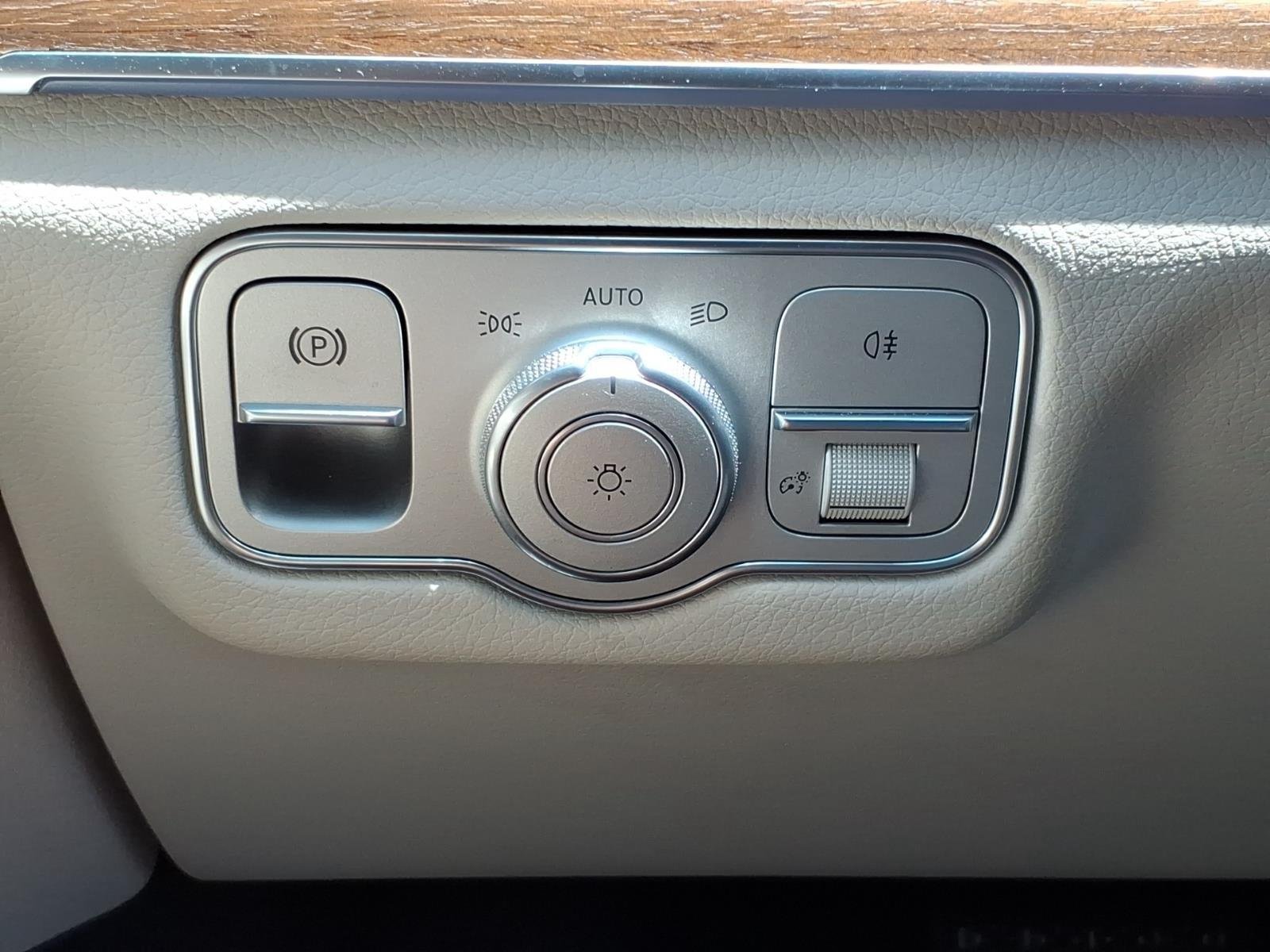 Certified Used 2026 Polar White Mercedes-Benz GLS 450 image 17
