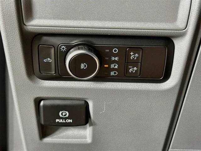 New 2026 Carbonized Gray Metallic Ford XLT image 39