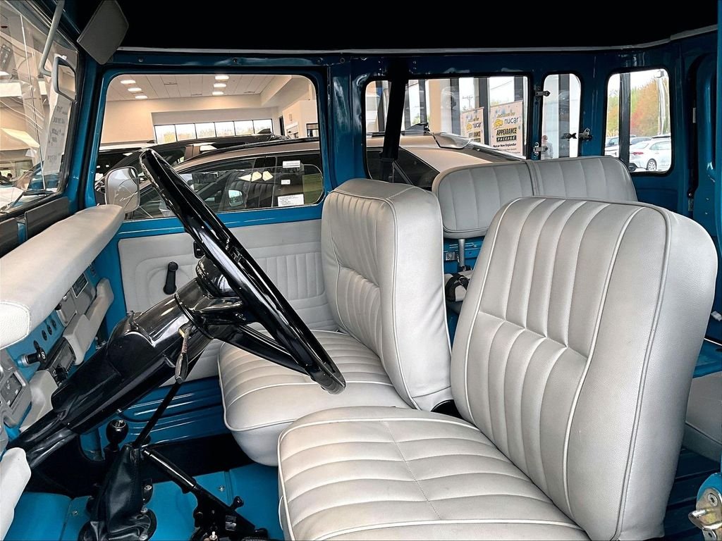 Used 1980 Blue Toyota  image 10