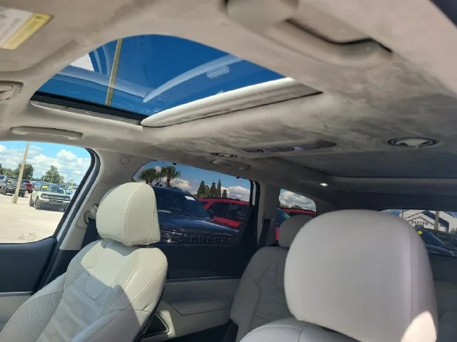 Certified Used 2023 White Kia SX-Prestige image 23