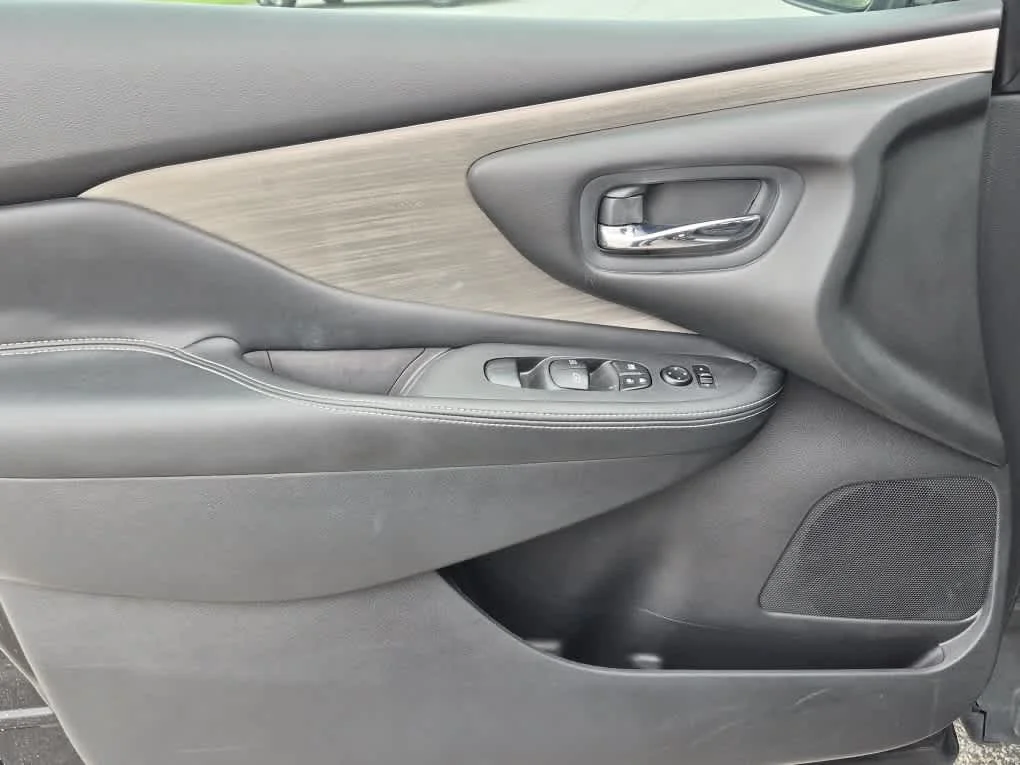 Used 2017 Magnetic Black Metallic Nissan SV image 9