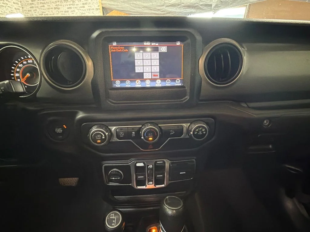 Used 2020 Black Clearcoat Jeep Sport image 18