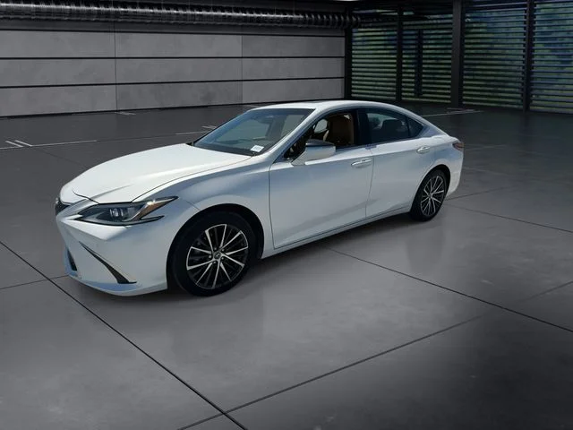Used 2024 White Lexus 350 image 4
