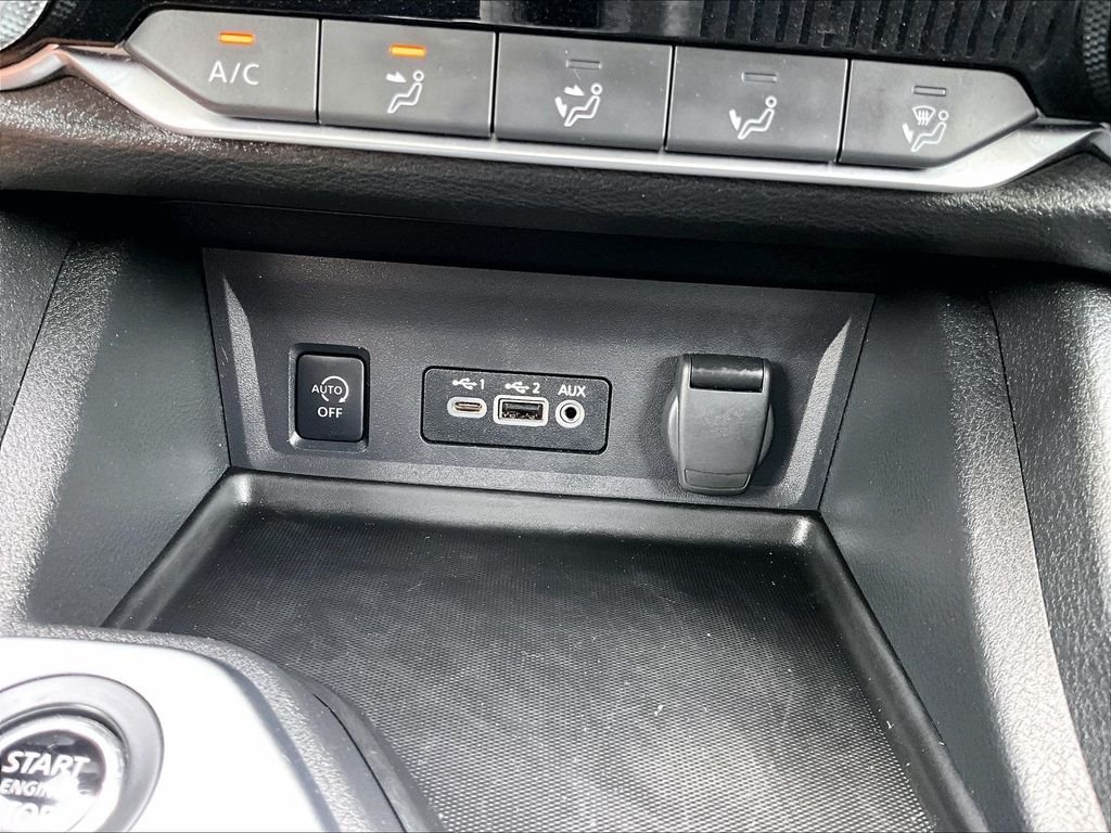 Used 2024 White Nissan SV image 25