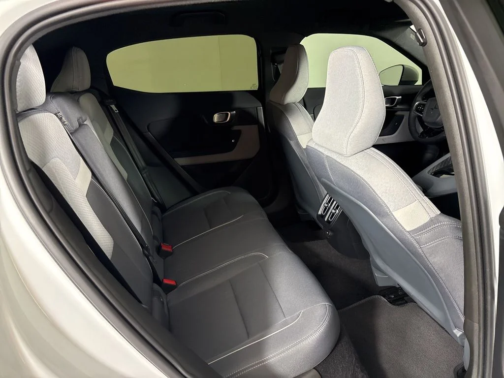 Used 2023 White Polestar Long Range Dual Motor image 20
