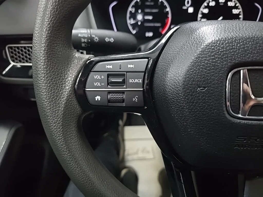 Used 2023 White Honda LX image 19
