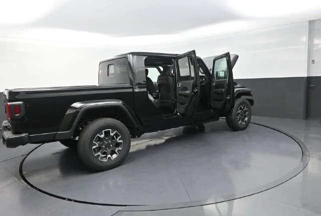 New 2026 Black Clear-Coat Exterior Paint Jeep Sahara image 34