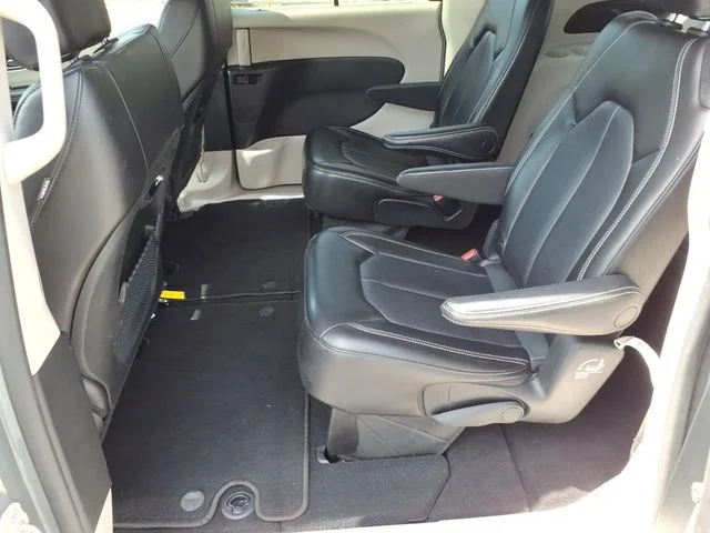 Used 2023 White Chrysler Touring L image 19