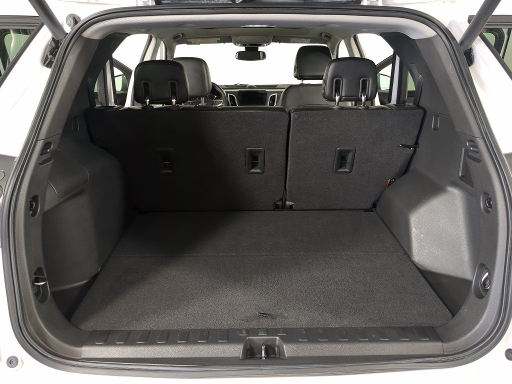 Used 2020 Iridescent Pearl Tricoat Chevrolet Premier image 18