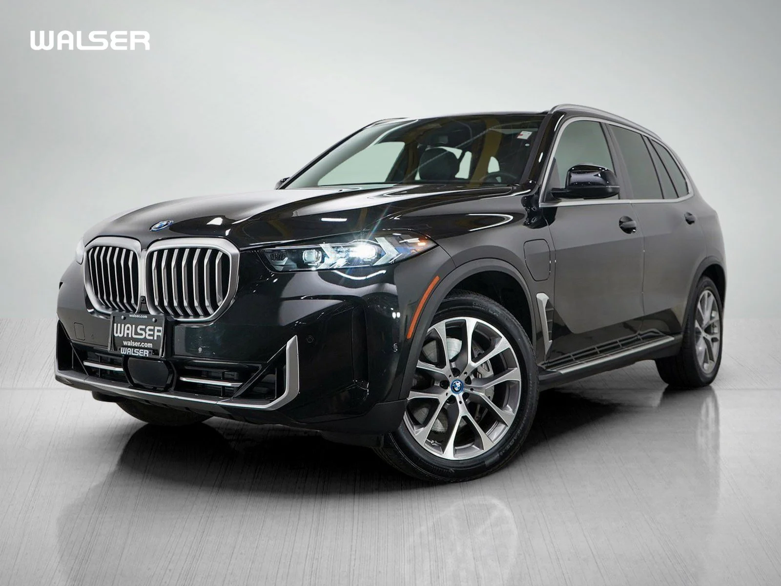 2025 BMW X5 xDrive50e's photo