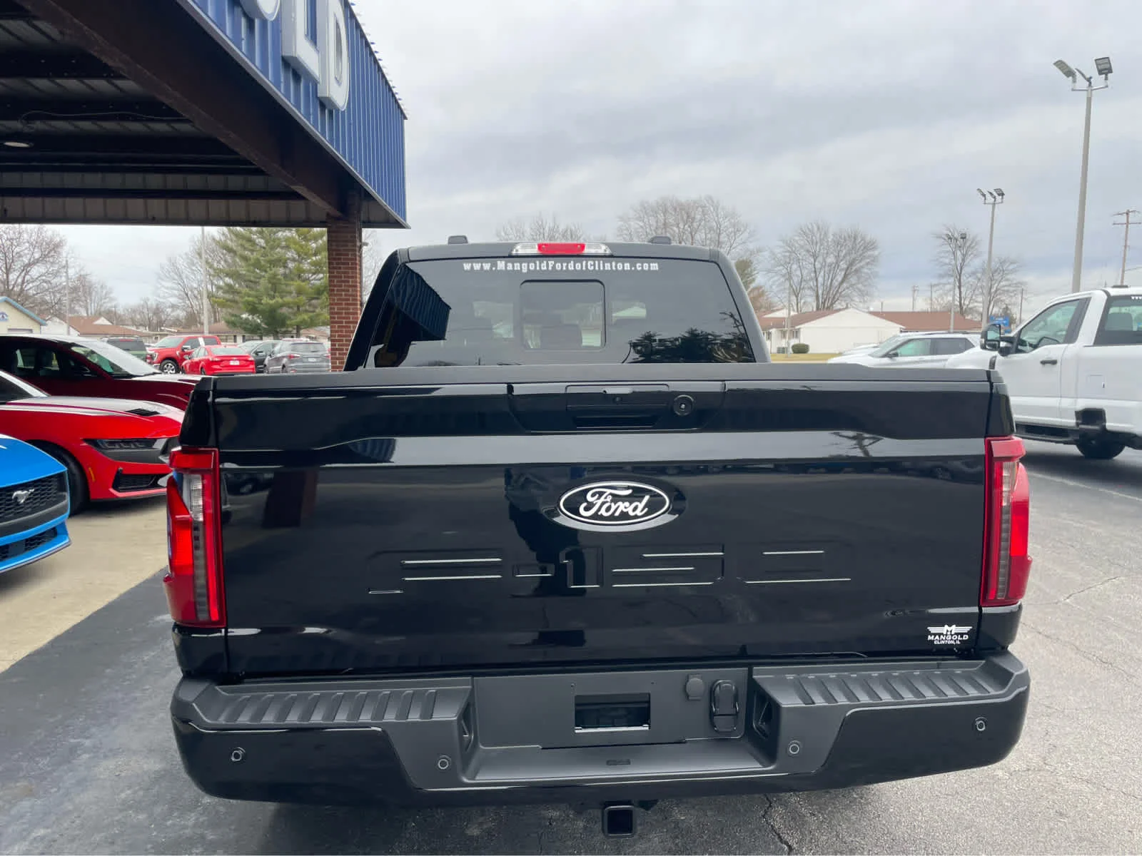 New 2026 Agate Black Metallic Ford XLT image 4