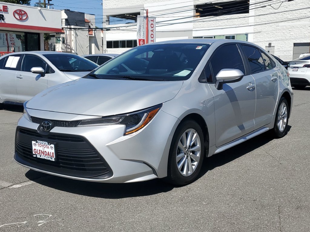 Certified Used 2025 Classic Silver Metallic Toyota LE image 2