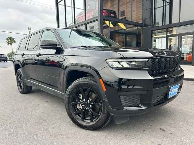 Used 2025 Black Jeep Altitude image 1